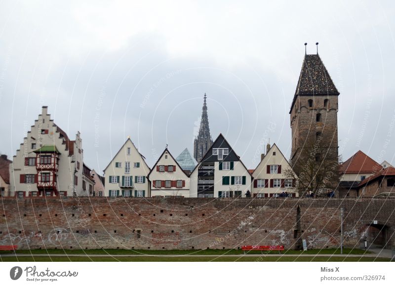 ich vermiss dich so sehr Stadt Stadtzentrum Altstadt Kirche Dom Mauer Wand Fassade Sehenswürdigkeit Wahrzeichen Denkmal historisch Ulm Ulmer Münster Turm