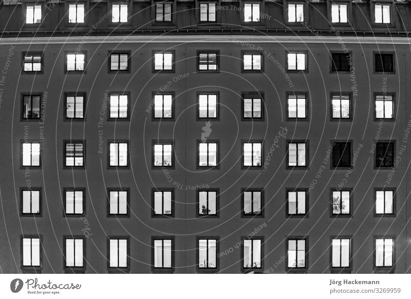 facade of office building by night Beruf Büro Mauer Wand Fassade Coolness Österreich Hintergrundbild evening Symbole & Metaphern vienna window working