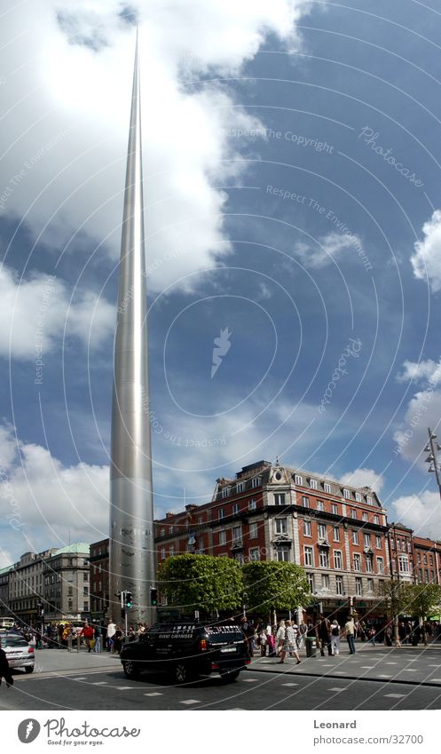 Dublin Spire Stadt Mensch Denkmal Wolken Himmel Europa Spitze Republik Irland PKW Straße sky cloud car