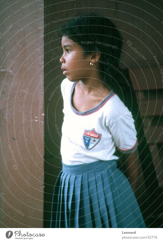 Blick Kind Mädchen Student Panama Sonne Schule child sigh school pupil education latin america
