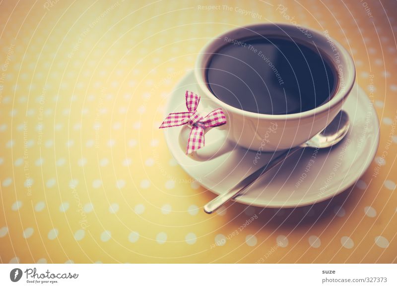 Da seh ich Schwarz Lebensmittel Getränk Heißgetränk Kaffee Tasse Löffel Lifestyle Stil Design Freundlichkeit niedlich retro gelb rosa Liebe harmonisch