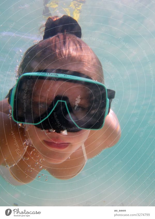 Unterwasser Selfie Sport tauchen Junge Frau Jugendliche Gesicht 1 Mensch Umwelt Natur Urelemente Luft Wasser Sommer Wellen Meer Taucherbrille atmen authentisch