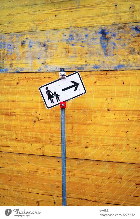 Wechselwirkung Baustelle Kind Mutter Erwachsene 2 Mensch Mauer Wand Verkehr Verkehrswege Personenverkehr Piktogramm Holz Metall Zeichen Schilder & Markierungen