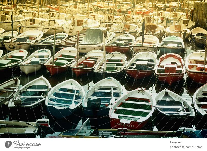 Boote Wasserfahrzeug Meer Reflexion & Spiegelung Portwein Schifffahrt Hafen Sonne Farbe boat harbour color water
