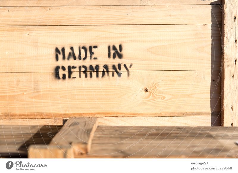 Made in Germany Fortschritt Zukunft Industrie Verpackung Kasten Holz Schriftzeichen Schilder & Markierungen eckig groß braun schwarz Kiste Versand Versandhandel