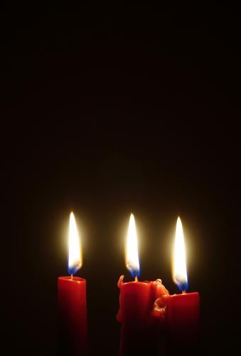 Trinidad Kerze Kerzenschein Kerzenstimmung Flamme Kerzendocht Zeichen leuchten Zusammensein rot ruhig Hoffnung Religion & Glaube brennen 3 Weihnachten & Advent