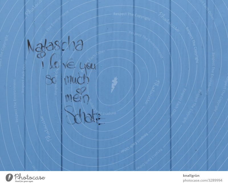 Natascha Mauer Wand Schriftzeichen Graffiti Kommunizieren blau schwarz Gefühle Glück Lebensfreude Sympathie Liebe Verliebtheit Romantik Partnerschaft
