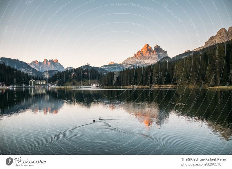 Sicht auf Tre Cime di Laveredo am Lago di Misurina See spiegeln Gebirge Berge u. Gebirge Tre Cime di Lavaredo ufer Abendstimmung Sonnenuntergang Südtirol