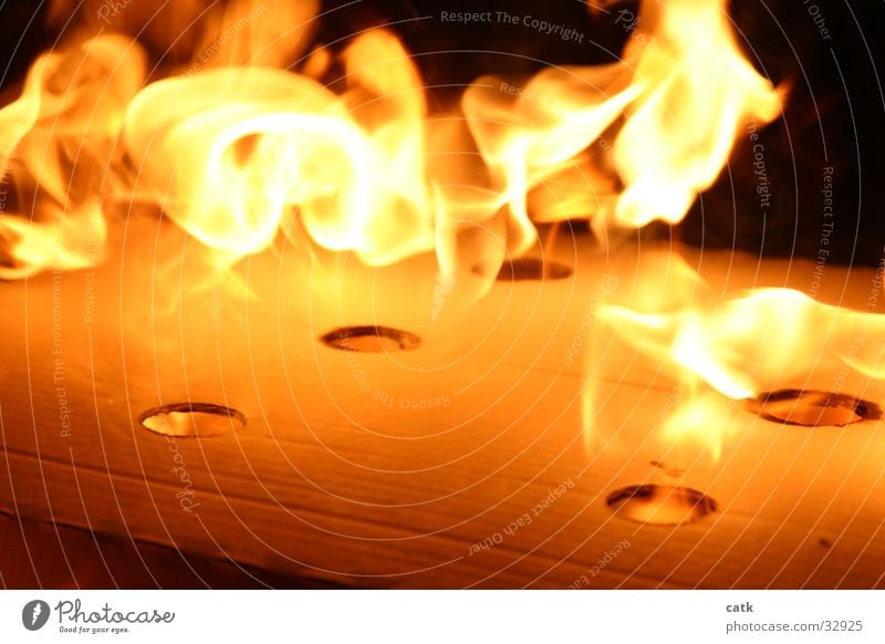 flameburst2 Licht gelb Nacht brennen Physik Glut Grill Brand Wärme Flamme Karton
