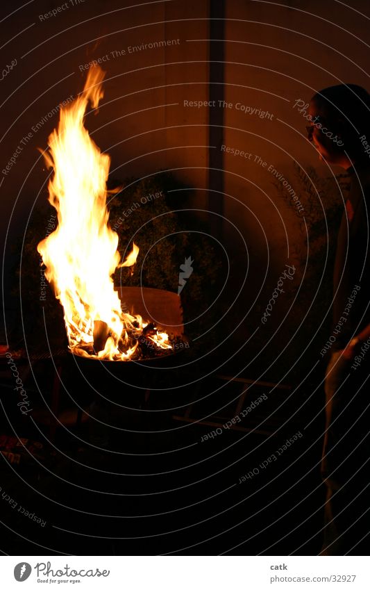 grillinflammen Licht gelb Nacht brennen Physik Glut Grill Freizeit & Hobby Brand Wärme Flamme Karton