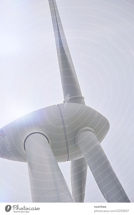 ufo UFO Windrad Rotor Tier Oberkörper Giraffe Windkraftanlage Klimaschutz Klimawandel Energiewirtschaft Drehung abstrakt Detailaufnahme Nahaufnahme Himmel