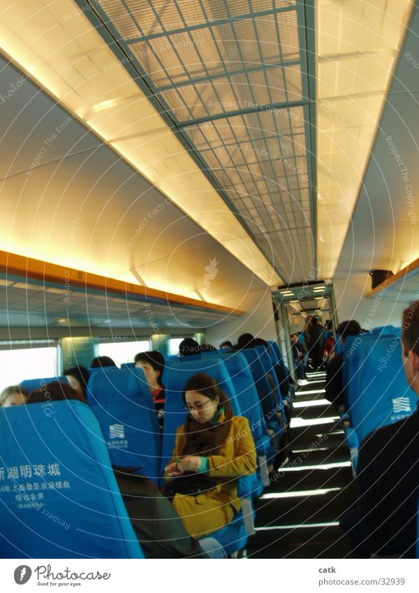 Transrapid Magnetschwebebahn Shanghai Asien China High-Tech Verkehr Bahnhof Eisenbahn Fahrgastraum Maglev Sitzgelegenheit railway seats modern cabin fast Gang