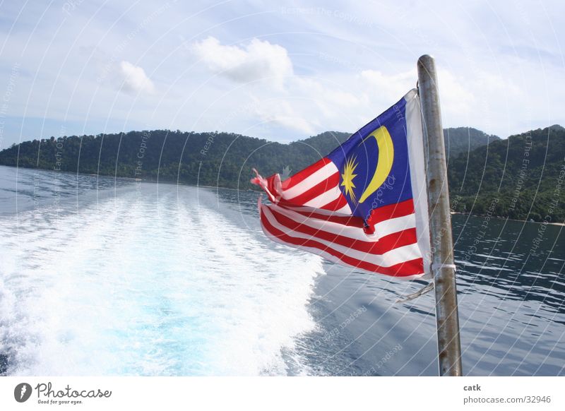 Malaysia Kreuzfahrt Sommer Sommerurlaub Strand Meer Insel Wellen Wassersport Segeln Schönes Wetter Küste Schifffahrt Wasserfahrzeug Fahne fahren maritim