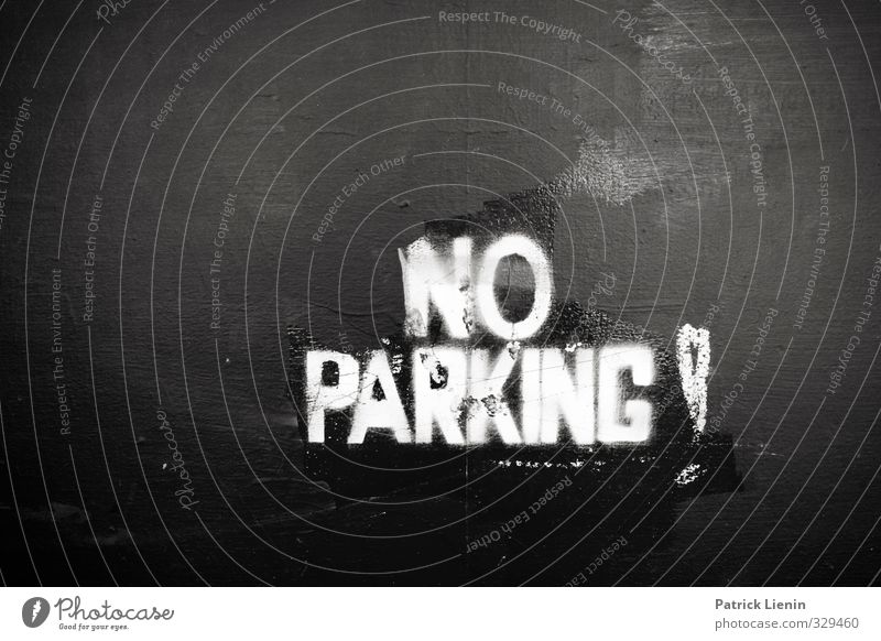 ! Stadt Mauer Wand entdecken Kontrolle Verbote Schriftzeichen parken Verkehr Ausrufezeichen weiß Stadtleben auffordern Warnung USA Boston Schwarzweißfoto