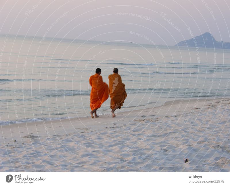 Mönche Strand Thailand ruhig Morgen Sand
