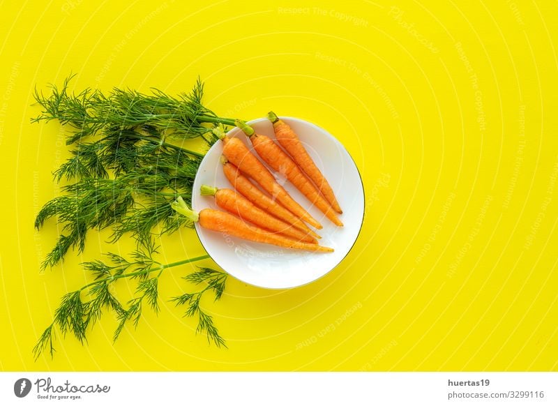 Leckere geröstete Karotten von oben Lebensmittel Gemüse Kräuter & Gewürze Mittagessen Abendessen Vegetarische Ernährung Diät Lifestyle Gesunde Ernährung frisch