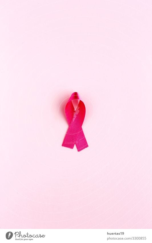 Rosa Farbband auf farbigem Hintergrund. Krebs Lifestyle Gesundheit Gesundheitswesen Behandlung Krankheit Medikament Frau Erwachsene Frauenbrust Schnur rosa