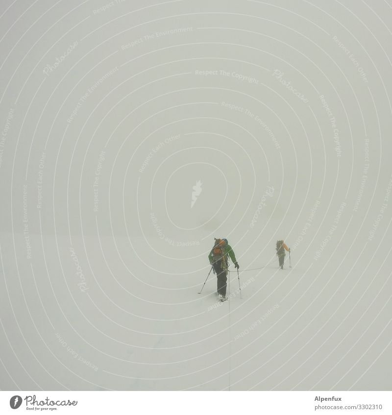 Whiteout ! 2 Mensch schlechtes Wetter Nebel Eis Frost stehen wandern bedrohlich kalt Optimismus Willensstärke Mut Angst Todesangst Höhenangst gefährlich