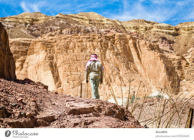 Beduine besteigen einen Berg in Ägypten Dahab Südsinai exotisch Ferien & Urlaub & Reisen Tourismus Ausflug Sommer Berge u. Gebirge Klettern Bergsteigen Mann