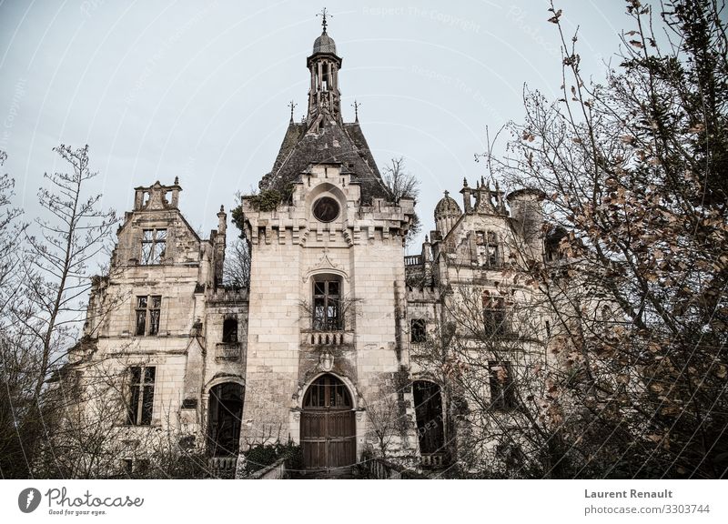Ruine einer französischen Burg Ferien & Urlaub & Reisen Tourismus Burg oder Schloss Architektur träumen Angst Frankreich Verlassen Aquitaine chandeniers