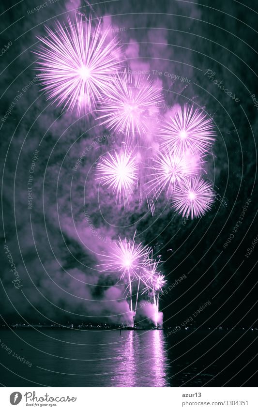 Luxury fireworks event sky water sea show with pink stars Nachtleben Entertainment Party Veranstaltung Feste & Feiern Silvester u. Neujahr Jahrmarkt Kunst Show