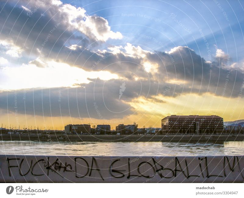 FUCK DA GLOBALISM Stil Kultur Jugendkultur Subkultur Budapest Stadt Skyline Bauwerk Gebäude Architektur Zeichen Schriftzeichen Graffiti Klima Politik & Staat