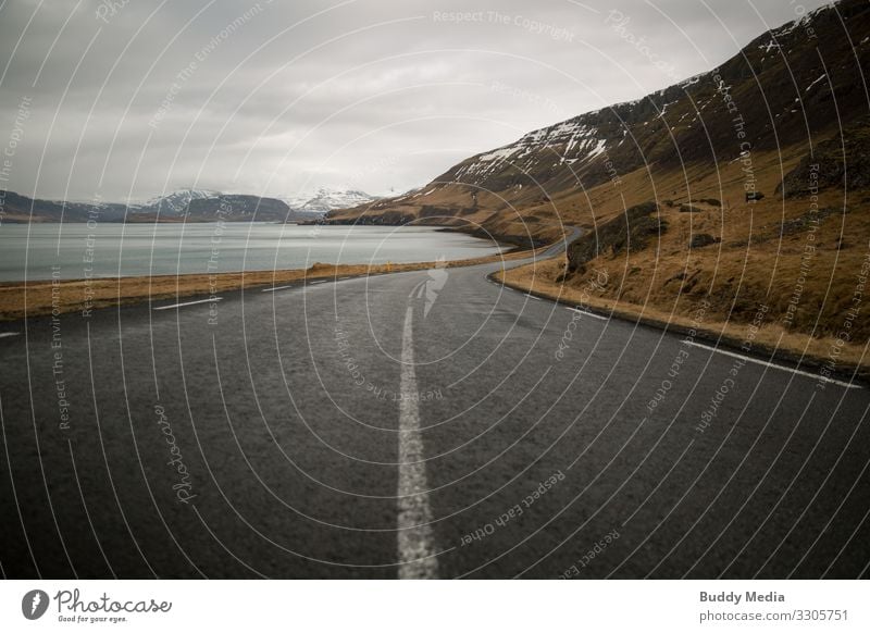 Hvalfjarðarvegur (Route 47) im Westen im Westen islands Ferien & Urlaub & Reisen Ferne Landschaft Erde Wasser Himmel Wolken Frühling Dürre Gras Berge u. Gebirge