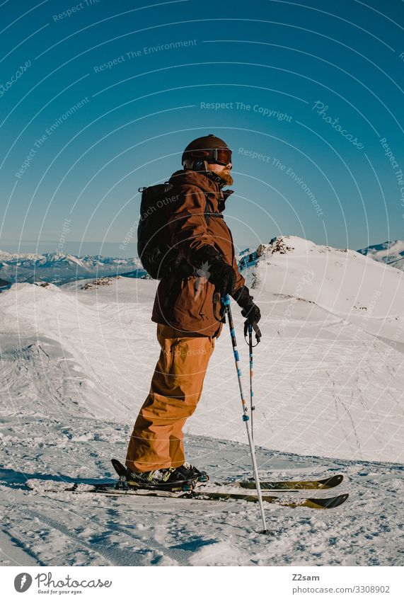 Freerider Lifestyle Freizeit & Hobby Abenteuer Winter Berge u. Gebirge wandern Skifahren Junger Mann Jugendliche 30-45 Jahre Erwachsene Natur Landschaft