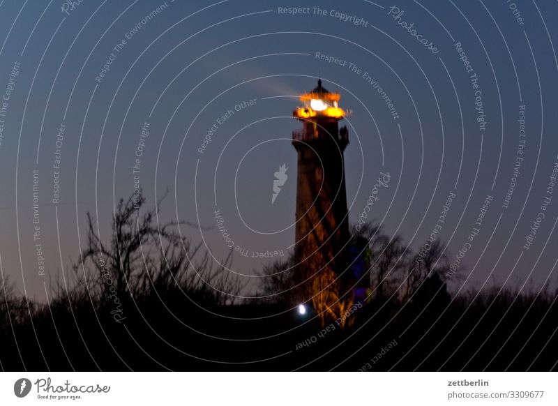 Der alte Leuchtturm von Kap Arkona Abend arkona Dorf dunkel Farbraum Farbe Farbenspiel Farbverlauf Fischerdorf Insel Küste Küstenwache Landschaft
