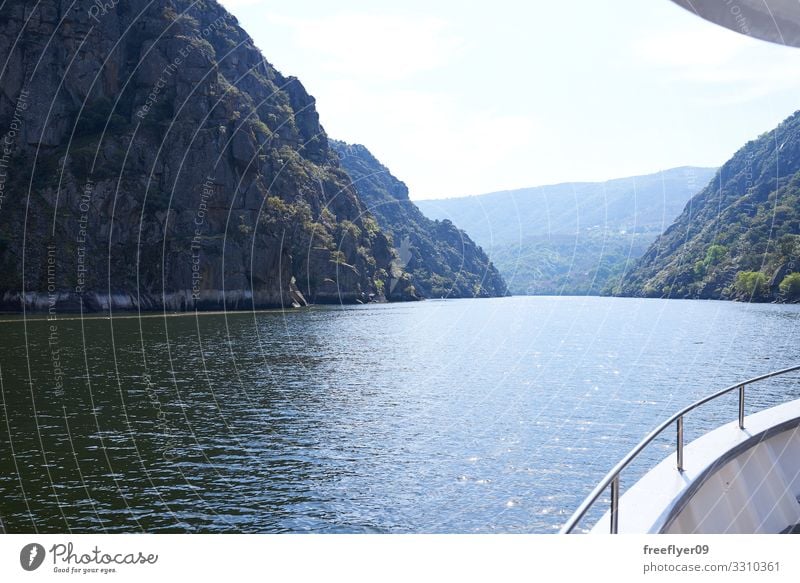 Blick auf die Sil Canions vom Boot aus schön Ferien & Urlaub & Reisen Sommer Natur Landschaft Himmel Wald Fluss blau grün Wasser Spanien Naturseewald Aussicht