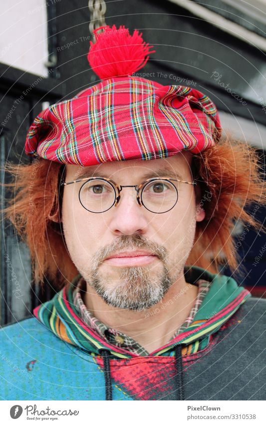 Schotten look Lifestyle Stil Freude schön Mensch Mann Erwachsene Kopf 45-60 Jahre Mode Mütze Haare & Frisuren lachen authentisch Freundlichkeit verrückt rot