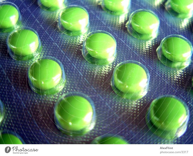 pillen Gesundheitswesen Tablette Farbfoto mehrfarbig Makroaufnahme Strukturen & Formen Verpackung Reihe Detailaufnahme giftgrün Vorsorge Tag