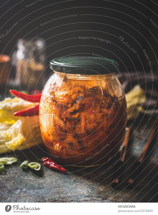 Selbstgemachter Chinakohl in der scharfen Soße, Kimchi Lebensmittel Gemüse Salat Salatbeilage Kräuter & Gewürze Ernährung Bioprodukte Vegetarische Ernährung