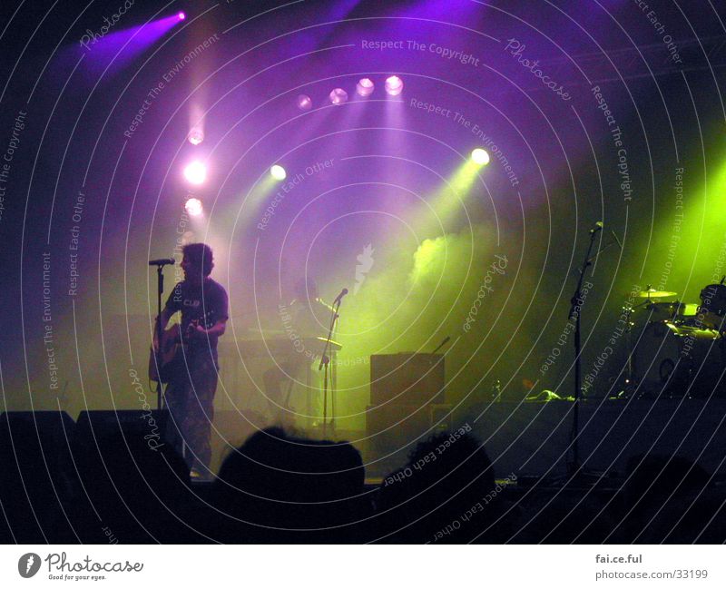 Music Maker Bühne Licht Nebel Konzert Stimmung mehrfarbig Sänger Musik Farbe Gitarre Schnur Abend
