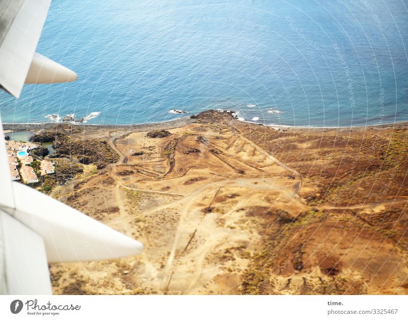 abgehoben | Systembeschleuniger Umwelt Natur Erde Wasser Küste Meer Atlantik Gomera Luftverkehr Flugzeug fliegen hoch Begeisterung Vertrauen Leben Neugier