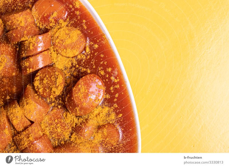 Currywurst Lebensmittel Wurstwaren Ernährung Essen Fastfood Teller Schalen & Schüsseln Gesundheit Gesunde Ernährung genießen frech Billig verrückt gelb rot