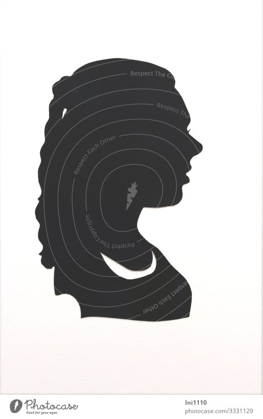 Scherenschnitt einer jungen Frau mit Pferdeschwanz Silhouette Papier Souvenir schwarz weiß Profil Handwerk Erinnerung Kunsthandwerker Schwarzweißfoto