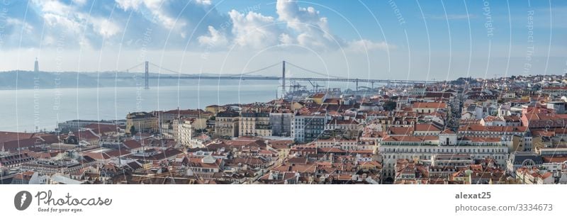 Panoramablick auf Lissabon (Portugal) Ferien & Urlaub & Reisen Tourismus Sommer 18-30 Jahre Jugendliche Erwachsene Landschaft Himmel Fluss Stadtzentrum Skyline