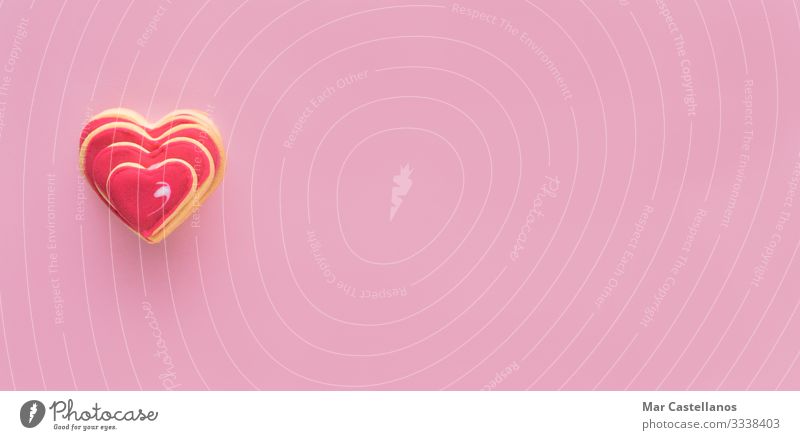 Verzierte Kekse in Herzform. Raum kopieren. Valentinstag. Süßwaren elegant Dekoration & Verzierung Menschengruppe Ornament füttern Liebe rosa rot Gefühle