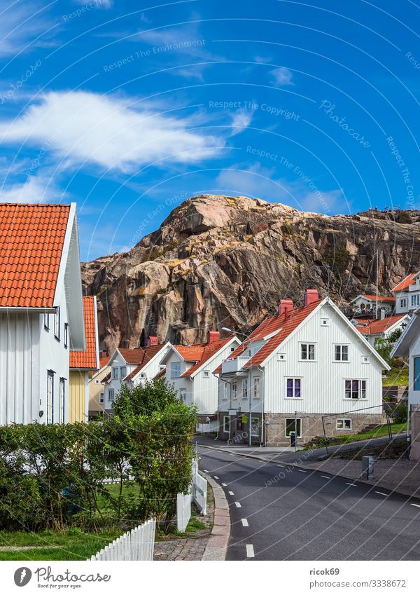 Blick auf die Stadt Fjällbacka in Schweden Erholung Ferien & Urlaub & Reisen Tourismus Sommer Haus Natur Wolken Felsen Gebäude Architektur Sehenswürdigkeit