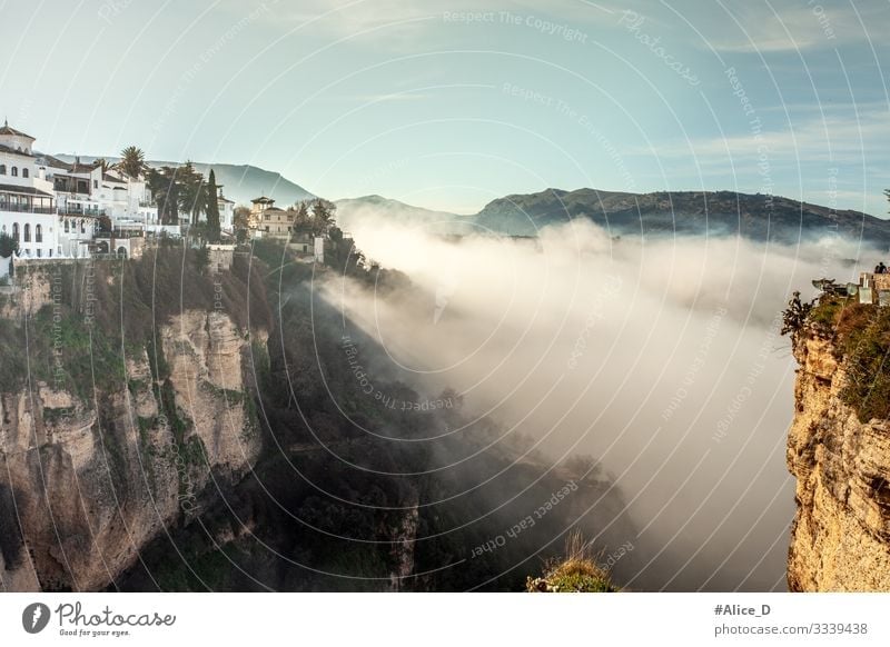 Ronda Schlucht Landschaft im Nebel Ferien & Urlaub & Reisen Tourismus wandern Umwelt Natur Urelemente Winter Schönes Wetter Felsen Spanien Europa Stadt