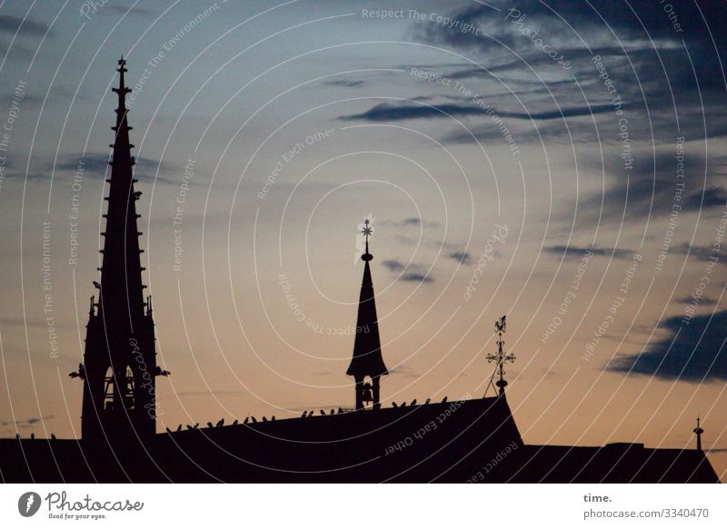 Himmelfahrten | Blitzableiter kirche architektur silhouette kirchturm abend wetterhahn religion Wolken wind verweht Verwehung linie streifen hoch oben luft