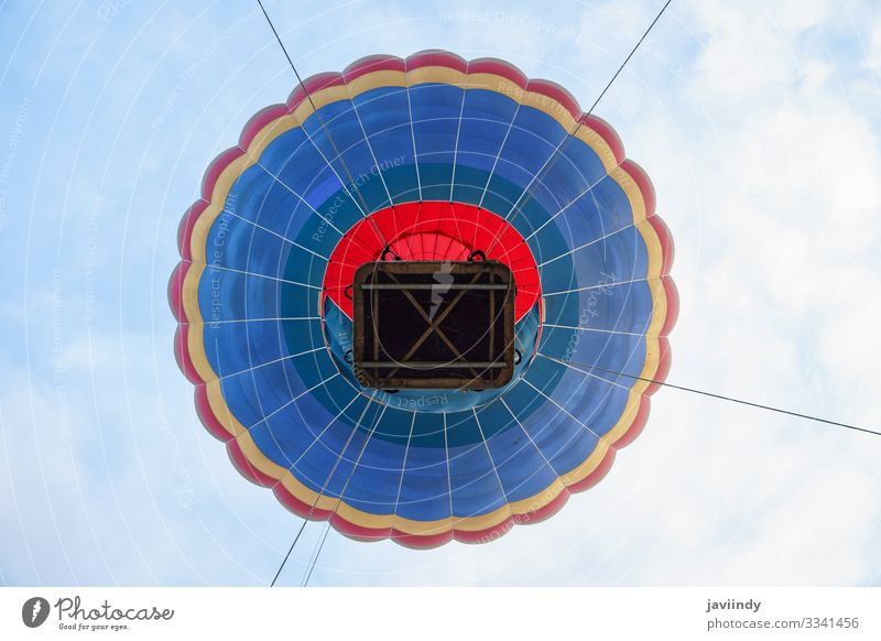 Fesselballon beim Aeroestacion-Festival in Guadix Freude Erholung Freizeit & Hobby Ferien & Urlaub & Reisen Abenteuer Himmel Wolken Verkehr Luftballon heiß blau