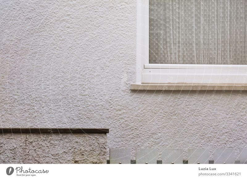 Vor dem Fenster Ludwigsburg Stadt Stadtzentrum Menschenleer Mauer Wand grau weiß Wohnung Heimat trist trüb schlechtes Wetter Winter Regen Farbfoto