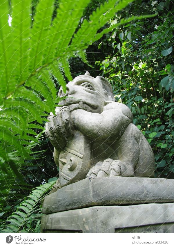 Torwächter_1 Statue Skulptur Fantasygeschichte Wachsamkeit Porträt obskur Garten