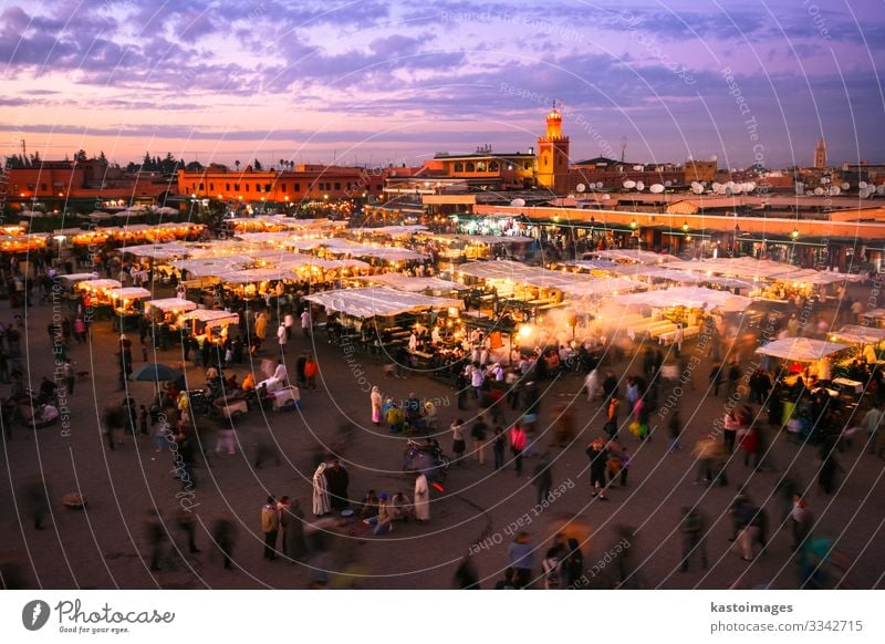 Jamaa el Fna, Marrakesch, Marokko. Ferien & Urlaub & Reisen Tourismus Ausflug Abenteuer Restaurant Kultur Landschaft Stadt Platz Tradition Jemaa el Fna Quadrat