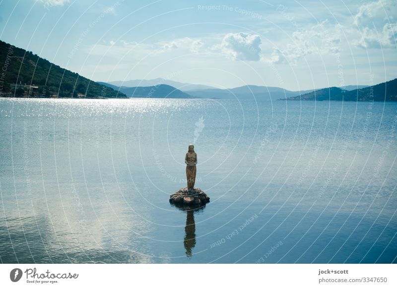 Chimäre in einer Bucht, Euböa Meditation 1 Skulptur Schönes Wetter Meer Ägäis achtsam Inspiration Mysterium Meerjungfrau Silhouette Reflexion & Spiegelung