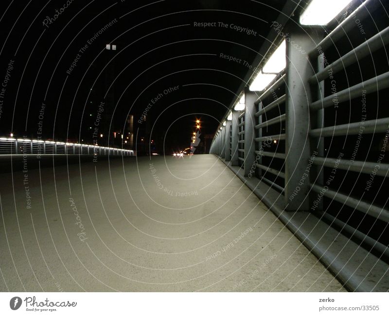 Der leuchtende Weg.. Stadt Beleuchtung Design Nacht Brücke Wege & Pfade modern Duisburg Innenhafen