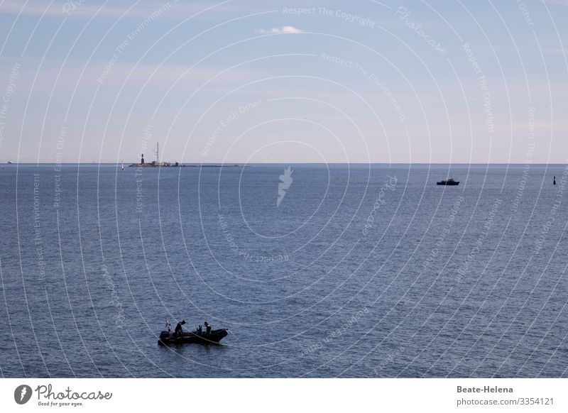 traumhaft: das Meer um Mallorca Boot Boote Weite Wasser blau Natur Sommer Landschaft Himmel Tourismus reisen im Freien Urlaub malerisch Meereslandschaft