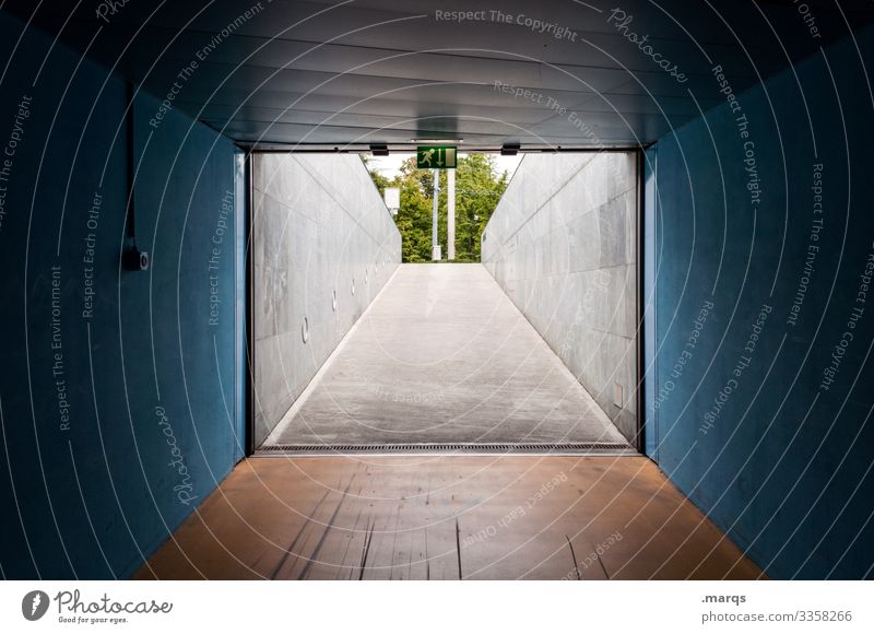 Ausfahrt Tunnel Tunnelblick Zentralperspektive ziel Wege & Pfade Tiefgarage Symmetrie Perspektive